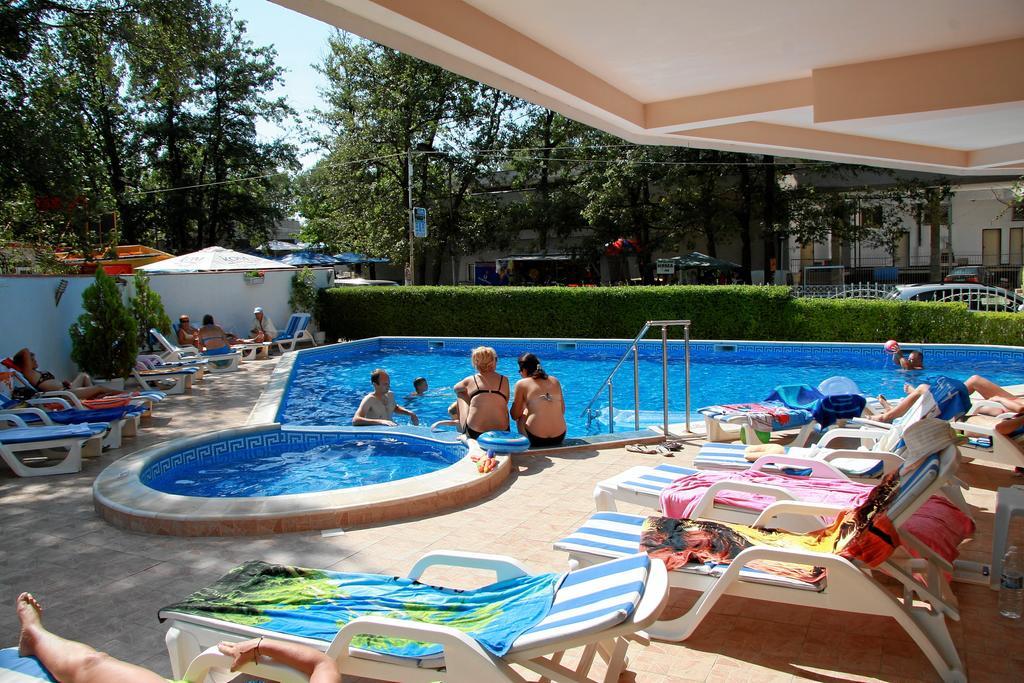 Hotel Lotos Kiten  Exterior photo