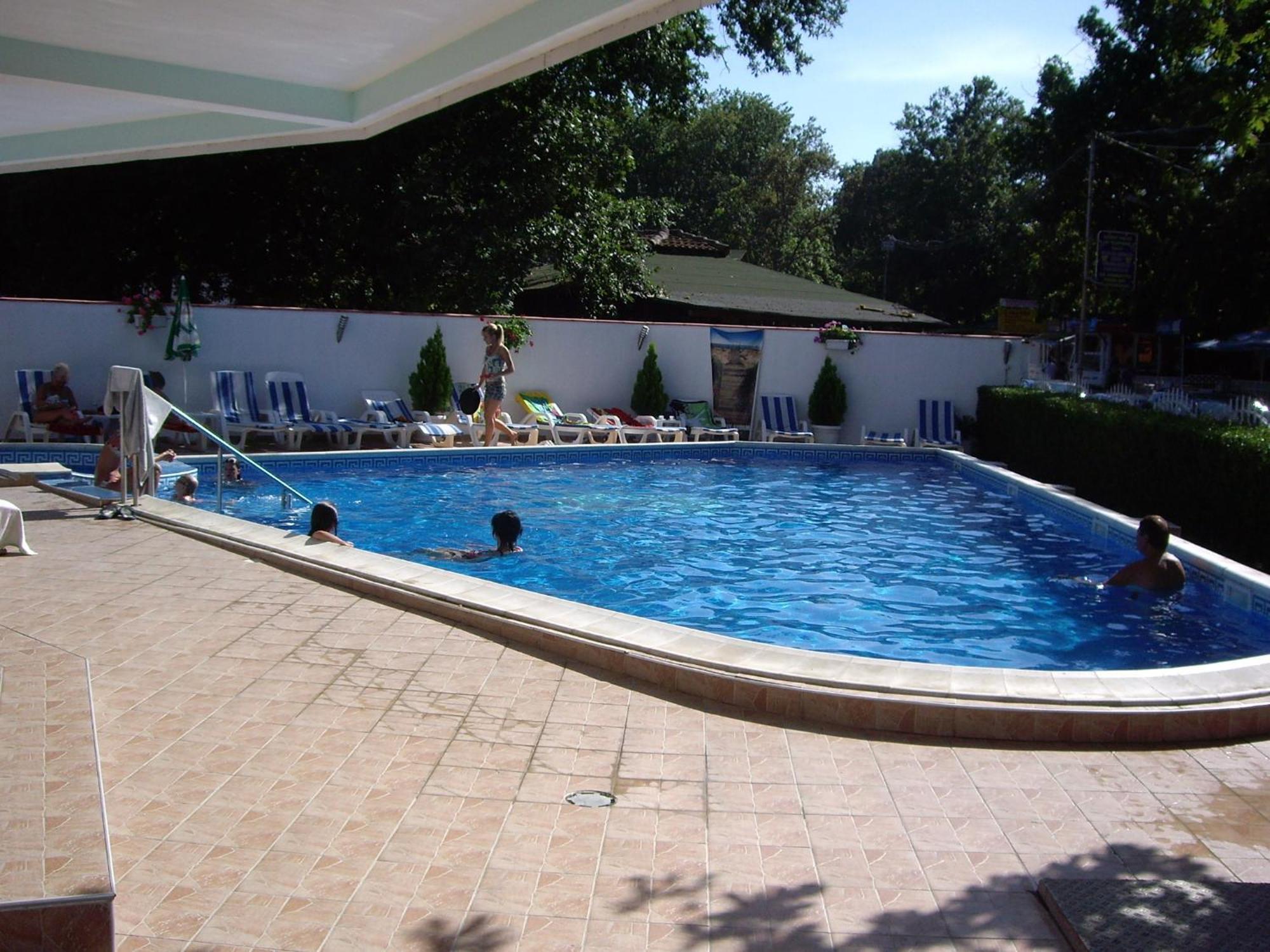 Hotel Lotos Kiten  Exterior photo