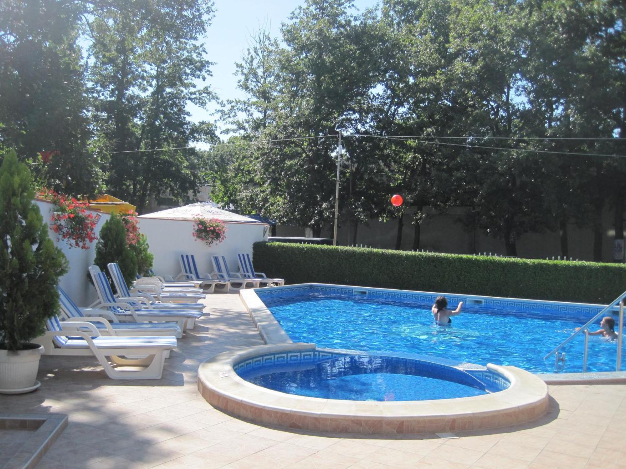 Hotel Lotos Kiten  Exterior photo